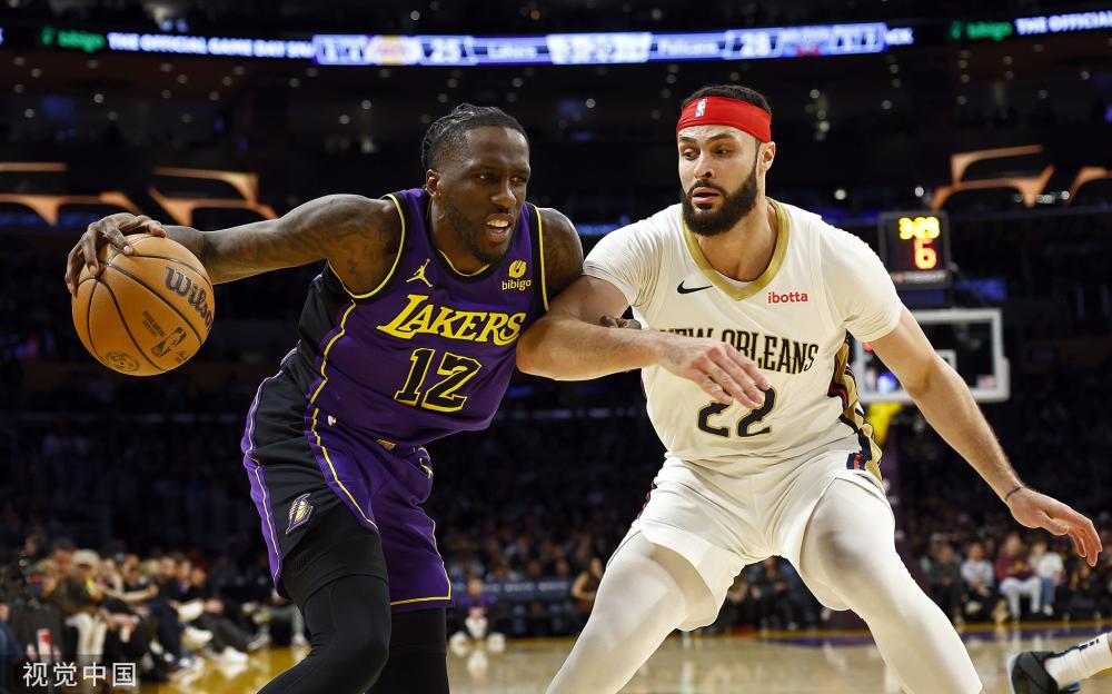 他通过一系 他通过一系